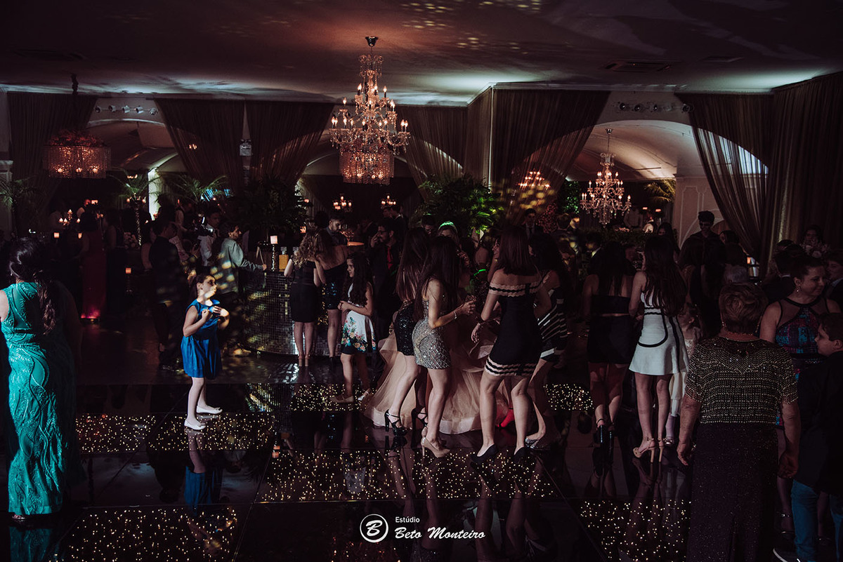 Aniversário de 15 anos - Cobertura fotografica - Cobertura de filmagem - Foto e Filmagem de 15 anos - Debutante - Estúdio Beto Monteiro - Curitiba - fotografo de 15 anos - buffet ilha do melh - jad decoracoes