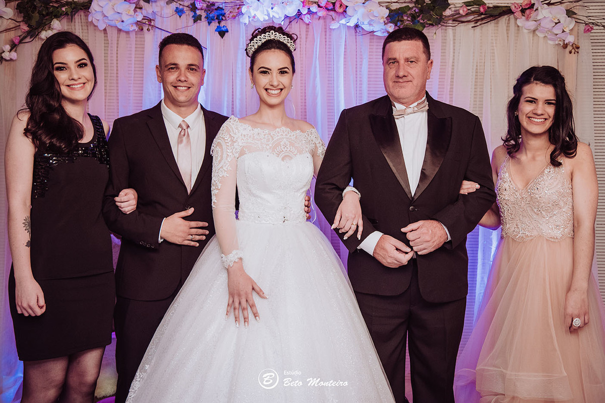 Casamento - Pré-Casamento - Pré-wedding - Trash the dress - Book de casal - Sessão de noivos - Estúdio Beto Monteiro - Curitiba - Deucher Hall - Buffet Deucher - Patricia Stocco e Thomas Maurilio - fotografo de casamento