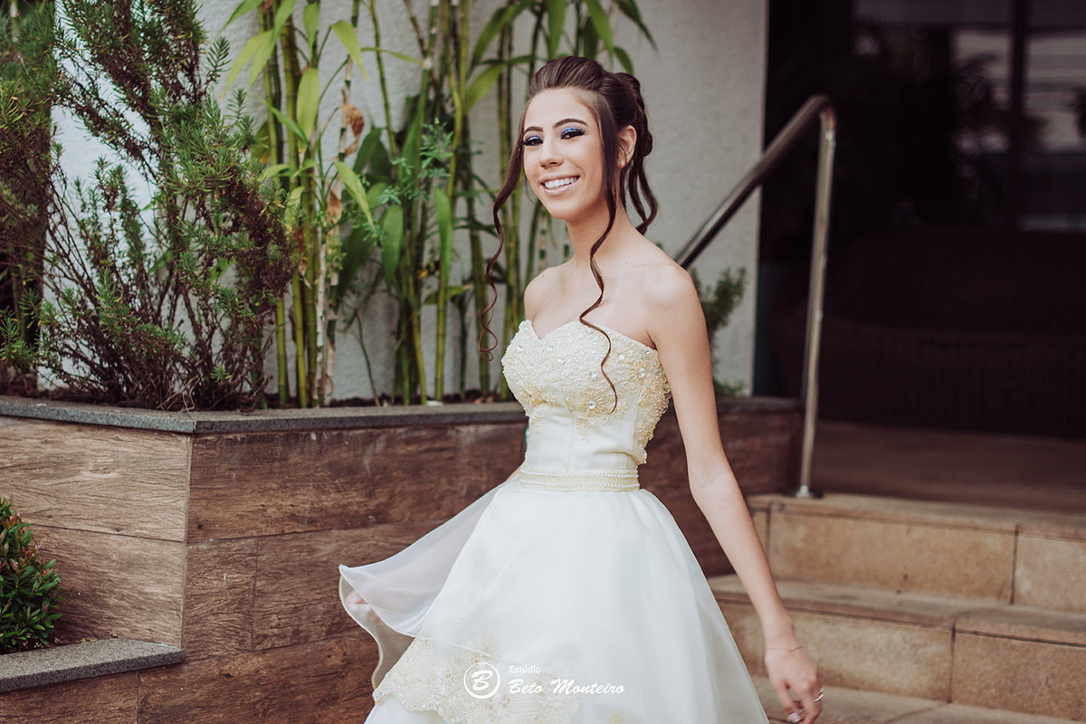 Aniversário de 15 anos - Cobertura fotografica - Cobertura de filmagem - Foto e Filmagem de 15 anos - Debutante - Estúdio Beto Monteiro - Curitiba - fotografo de 15 anos - ohana restaurante - Ananda lima makeup - pink cerimonial