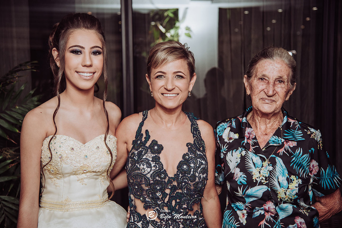 Aniversário de 15 anos - Cobertura fotografica - Cobertura de filmagem - Foto e Filmagem de 15 anos - Debutante - Estúdio Beto Monteiro - Curitiba - fotografo de 15 anos - ohana restaurante - Ananda lima makeup - pink cerimonial