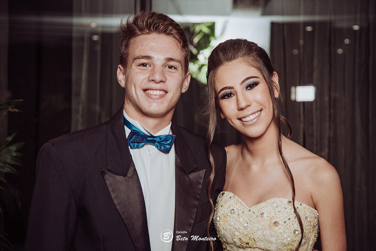Aniversário de 15 anos - Cobertura fotografica - Cobertura de filmagem - Foto e Filmagem de 15 anos - Debutante - Estúdio Beto Monteiro - Curitiba - fotografo de 15 anos - ohana restaurante - Ananda lima makeup - pink cerimonial