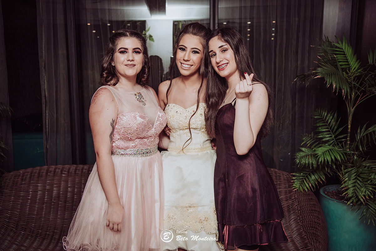 Aniversário de 15 anos - Cobertura fotografica - Cobertura de filmagem - Foto e Filmagem de 15 anos - Debutante - Estúdio Beto Monteiro - Curitiba - fotografo de 15 anos - ohana restaurante - Ananda lima makeup - pink cerimonial
