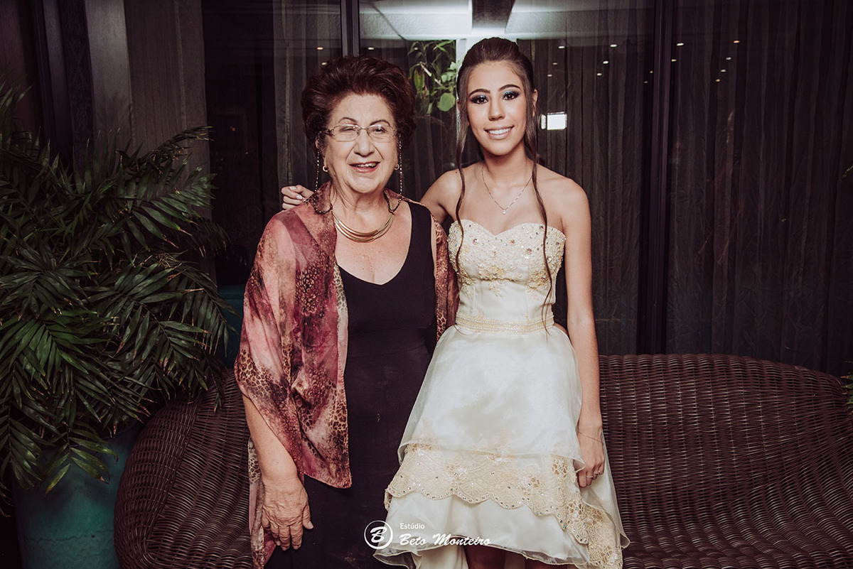 Aniversário de 15 anos - Cobertura fotografica - Cobertura de filmagem - Foto e Filmagem de 15 anos - Debutante - Estúdio Beto Monteiro - Curitiba - fotografo de 15 anos - ohana restaurante - Ananda lima makeup - pink cerimonial
