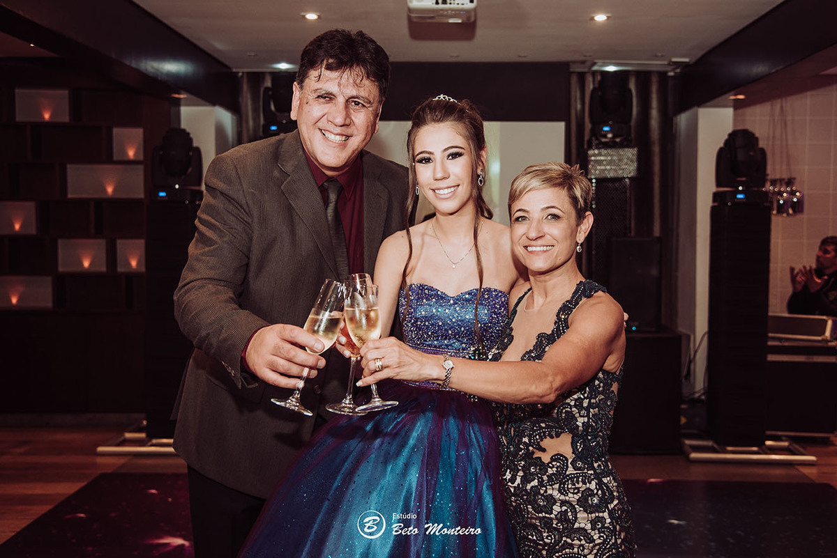 Aniversário de 15 anos - Cobertura fotografica - Cobertura de filmagem - Foto e Filmagem de 15 anos - Debutante - Estúdio Beto Monteiro - Curitiba - fotografo de 15 anos - ohana restaurante - Ananda lima makeup - pink cerimonial