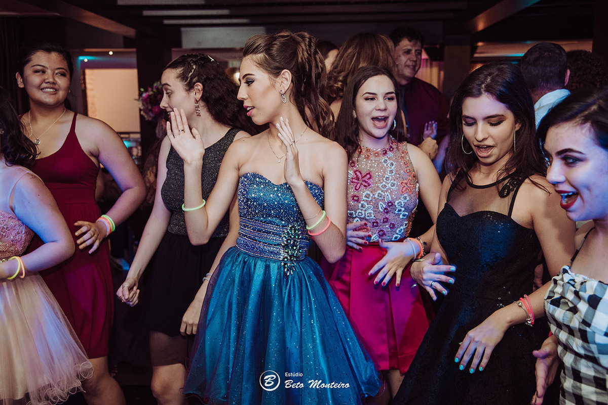 Aniversário de 15 anos - Cobertura fotografica - Cobertura de filmagem - Foto e Filmagem de 15 anos - Debutante - Estúdio Beto Monteiro - Curitiba - fotografo de 15 anos - ohana restaurante - Ananda lima makeup - pink cerimonial