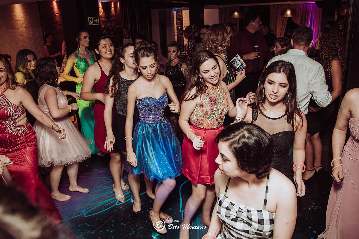 Aniversário de 15 anos - Cobertura fotografica - Cobertura de filmagem - Foto e Filmagem de 15 anos - Debutante - Estúdio Beto Monteiro - Curitiba - fotografo de 15 anos - ohana restaurante - Ananda lima makeup - pink cerimonial