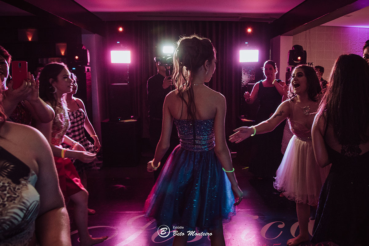 Aniversário de 15 anos - Cobertura fotografica - Cobertura de filmagem - Foto e Filmagem de 15 anos - Debutante - Estúdio Beto Monteiro - Curitiba - fotografo de 15 anos - ohana restaurante - Ananda lima makeup - pink cerimonial