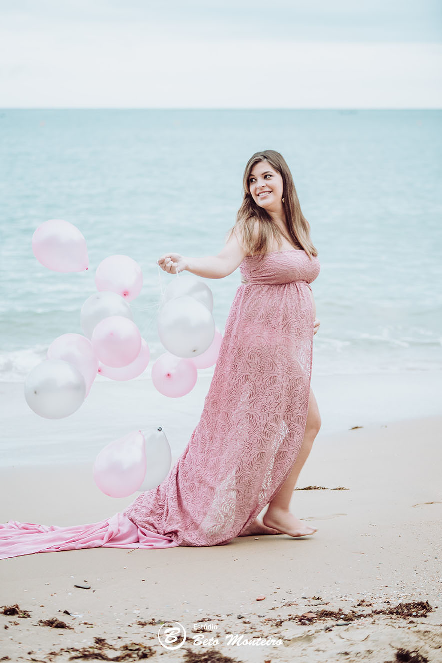 Laura Monteiro e Kleber - Isabela - Book Gestante e Familia em Curitiba - Vestido rosa - Praia - Laranjeiras - Balneario Camboriu - Book de gestante na praia - Fotos ao ar livre - Grávida - Gestação - Estudio Beto Monteiro