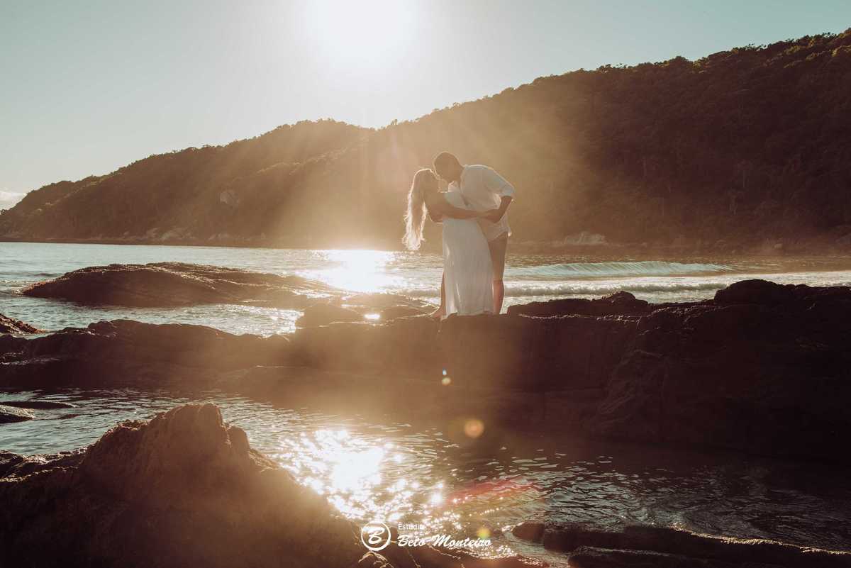 Casamento - Wedding - Pré-Casamento - Cobertura de casamento - foto e filmagem de casamento - Wedding Day - Pré-Wedding - Trash the dress - Estúdio Beto Monteiro - Curitiba - bombinhas - balneario camboriu - casal de branco