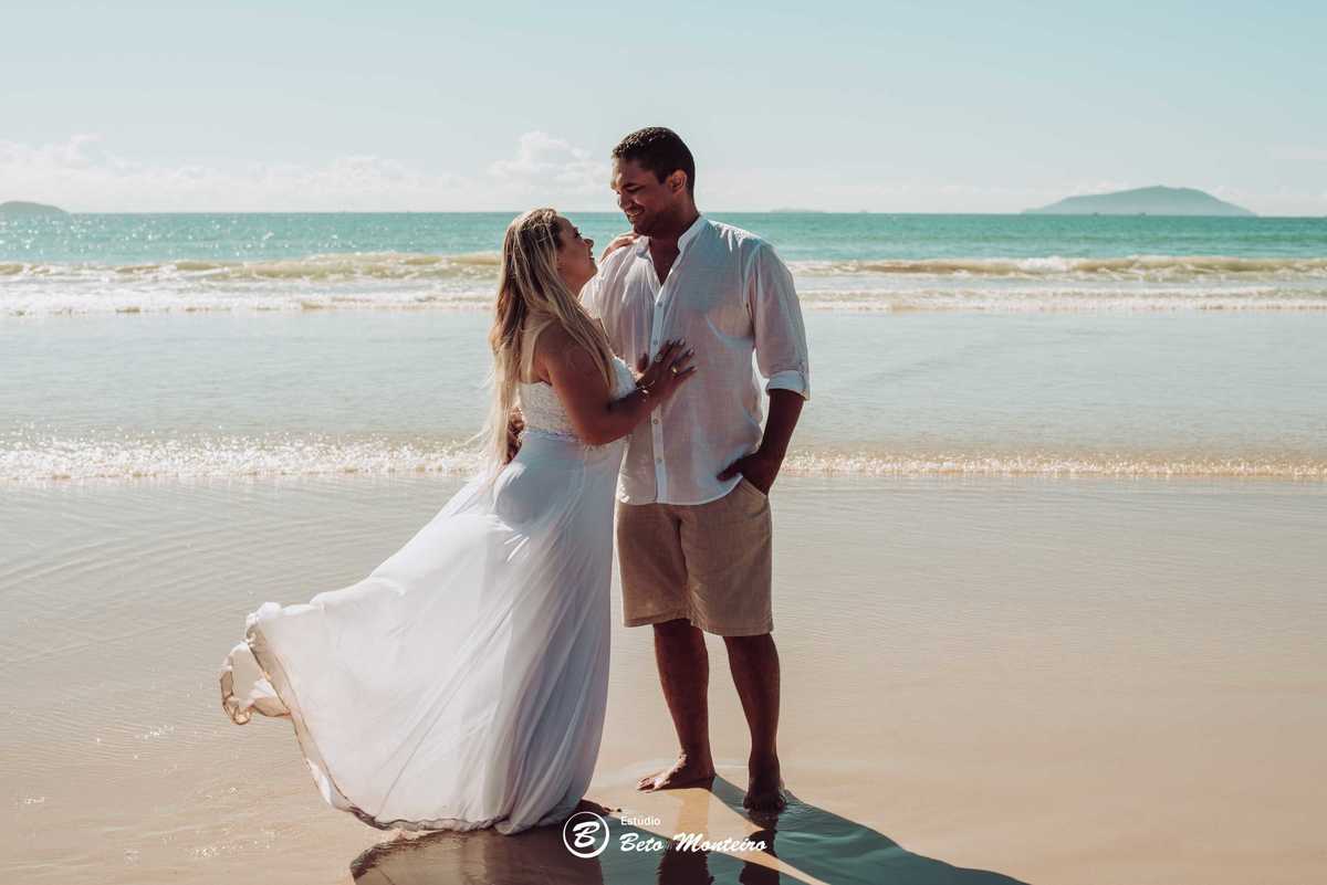 Casamento - Wedding - Pré-Casamento - Cobertura de casamento - foto e filmagem de casamento - Wedding Day - Pré-Wedding - Trash the dress - Estúdio Beto Monteiro - Curitiba - bombinhas - balneario camboriu - casal de branco