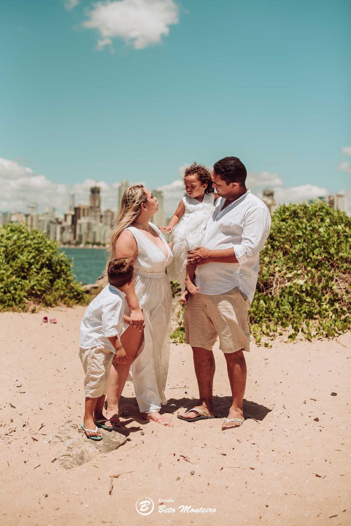 Casamento - Wedding - Pré-Casamento - Cobertura de casamento - foto e filmagem de casamento - Wedding Day - Pré-Wedding - Trash the dress - Estúdio Beto Monteiro - Curitiba - bombinhas - balneario camboriu - casal de branco
