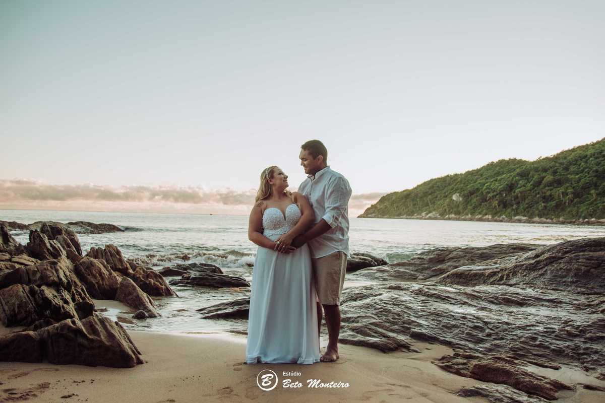 Casamento - Wedding - Pré-Casamento - Cobertura de casamento - foto e filmagem de casamento - Wedding Day - Pré-Wedding - Trash the dress - Estúdio Beto Monteiro - Curitiba - bombinhas - balneario camboriu - casal de branco