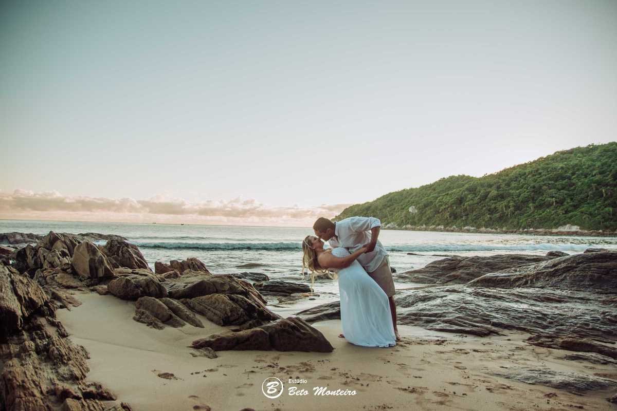 Casamento - Wedding - Pré-Casamento - Cobertura de casamento - foto e filmagem de casamento - Wedding Day - Pré-Wedding - Trash the dress - Estúdio Beto Monteiro - Curitiba - bombinhas - balneario camboriu - casal de branco