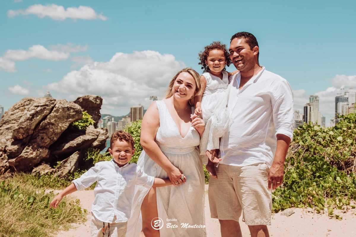 Casamento - Wedding - Pré-Casamento - Cobertura de casamento - foto e filmagem de casamento - Wedding Day - Pré-Wedding - Trash the dress - Estúdio Beto Monteiro - Curitiba - bombinhas - balneario camboriu - casal de branco