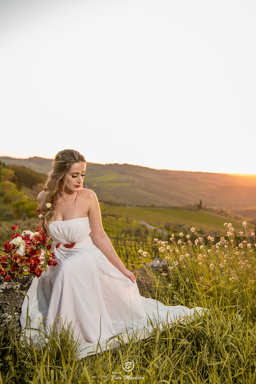 Bruna e Felipe - fotografia em florenca italia europa - fotografo na europa - casamento europa - casal - noivo - noiva - wedding - estudio beto monteiro - noivo curitiba - fotografo - fotografo de casamento - casal no campo - paisagem - cruz - por do sol