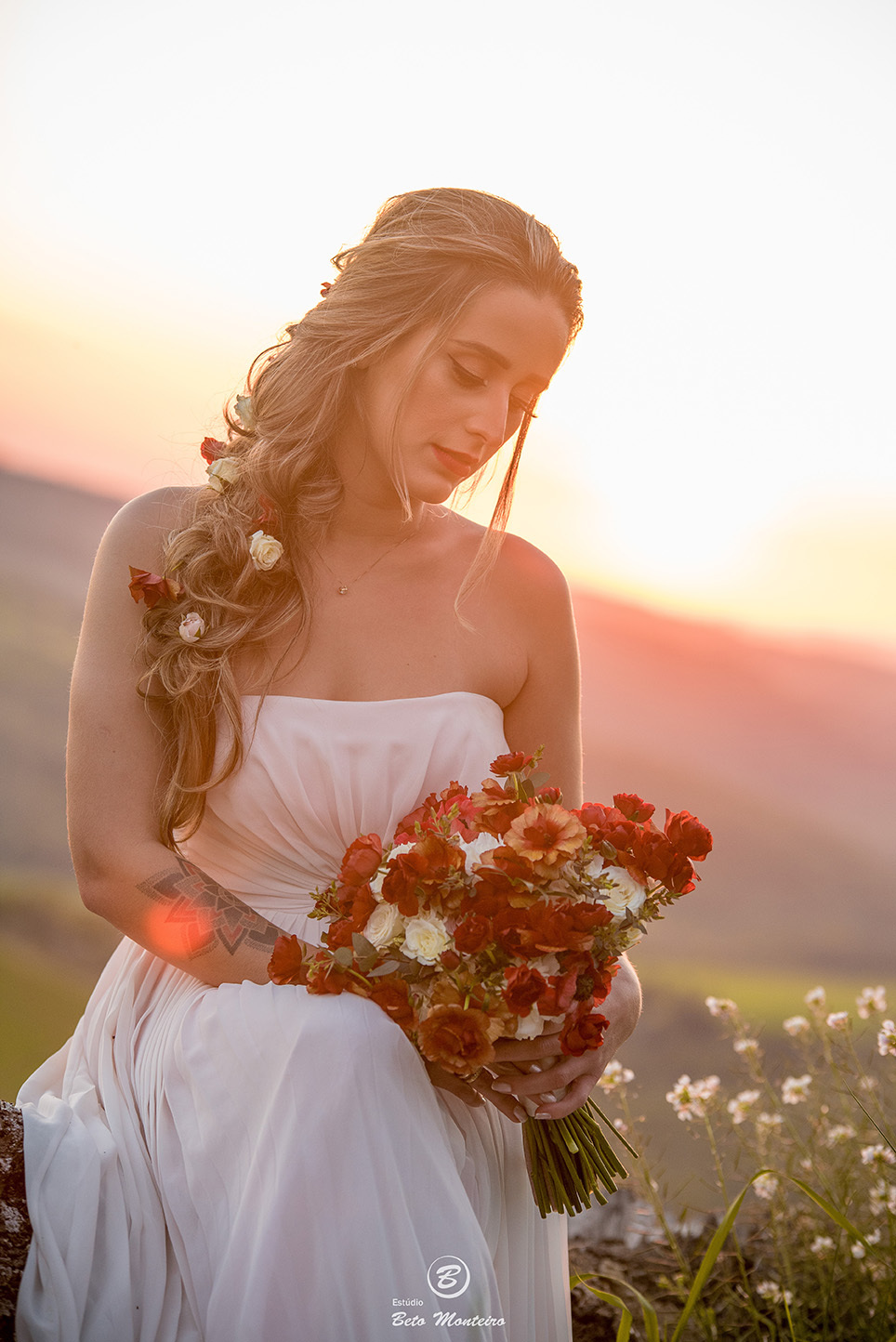 Bruna e Felipe - fotografia em florenca italia europa - fotografo na europa - casamento europa - casal - noivo - noiva - wedding - estudio beto monteiro - noivo curitiba - fotografo - fotografo de casamento - casal no campo - paisagem - cruz - por do sol