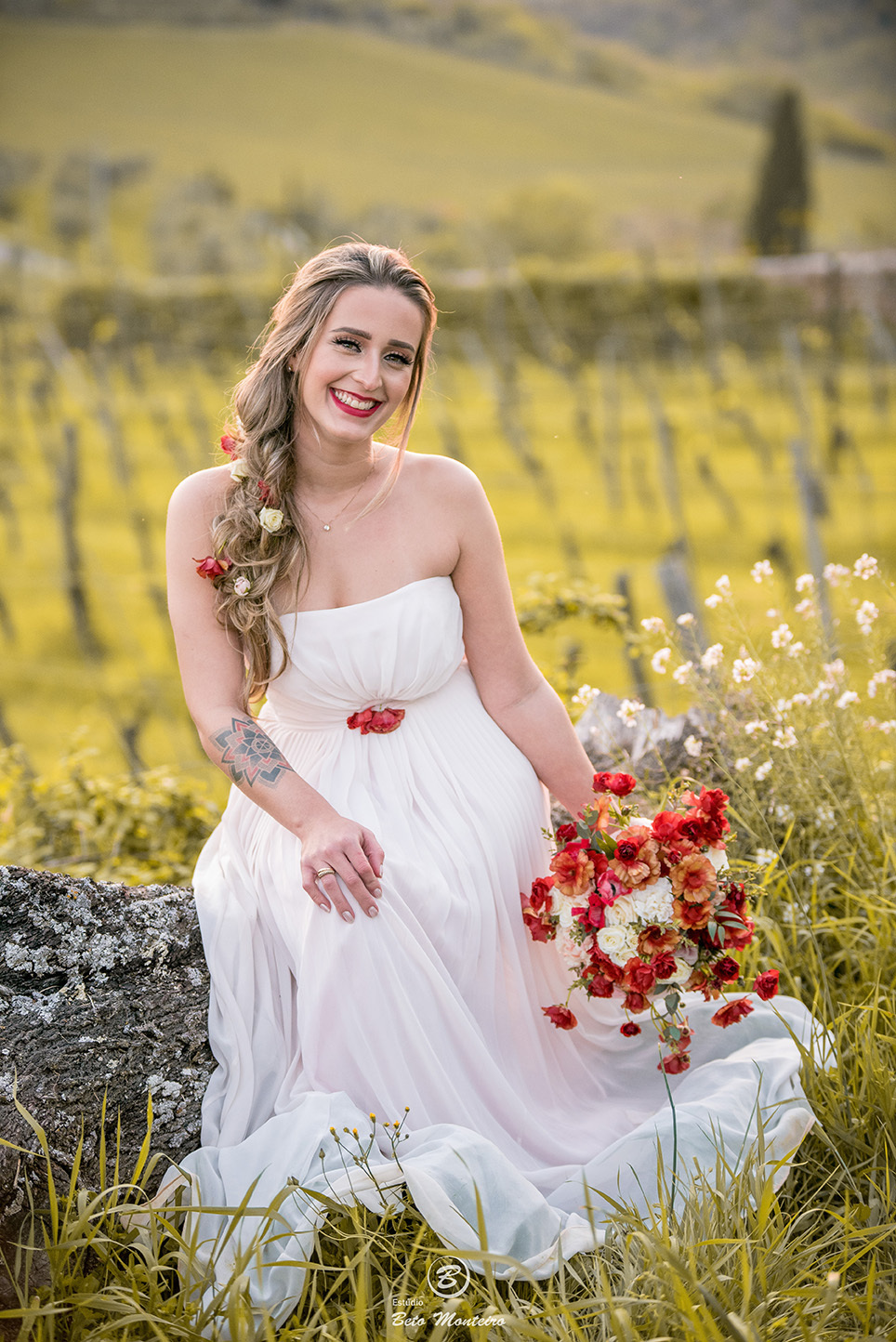Bruna e Felipe - fotografia em florenca italia europa - fotografo na europa - casamento europa - casal - noivo - noiva - wedding - estudio beto monteiro - curitiba - fotografo de casamento - casal no campo - paisagem - cruz - por do sol - vinhedo