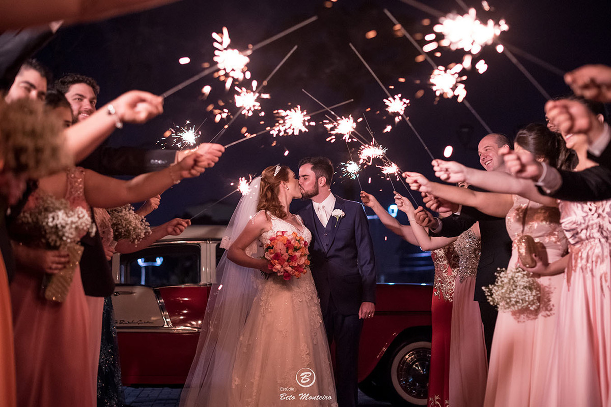 Casamento - Wedding - Pré-Casamento - Cobertura de casamento - foto e filmagem de casamento - Wedding Day - Pré-Wedding - Trash the dress - Estúdio Beto Monteiro - Curitiba - fotografia de casamento - são josé dos pinhais - winners - saida dos noivos