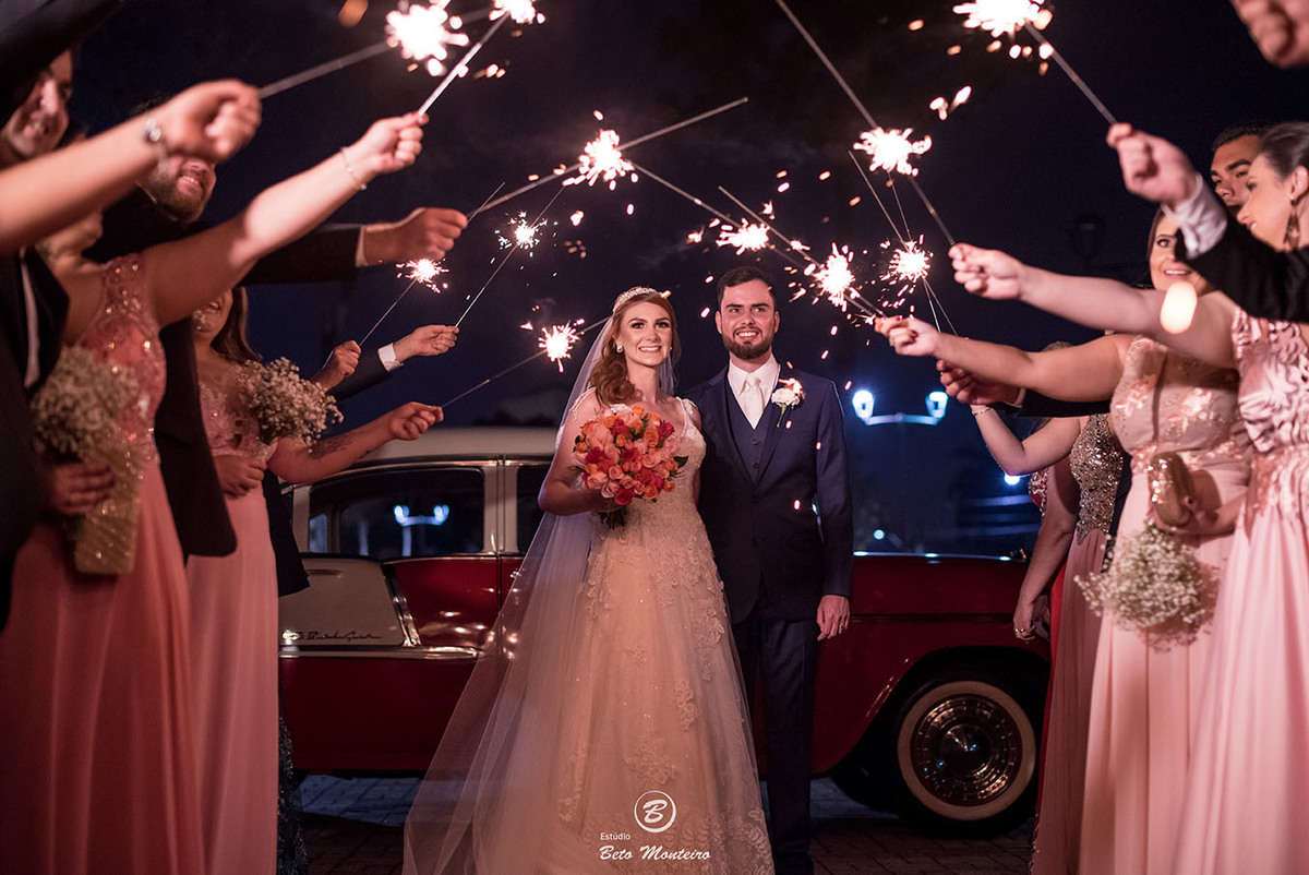 Casamento - Wedding - Pré-Casamento - Cobertura de casamento - foto e filmagem de casamento - Wedding Day - Pré-Wedding - Trash the dress - Estúdio Beto Monteiro - Curitiba - fotografia de casamento - são josé dos pinhais - winners - saida dos noivos