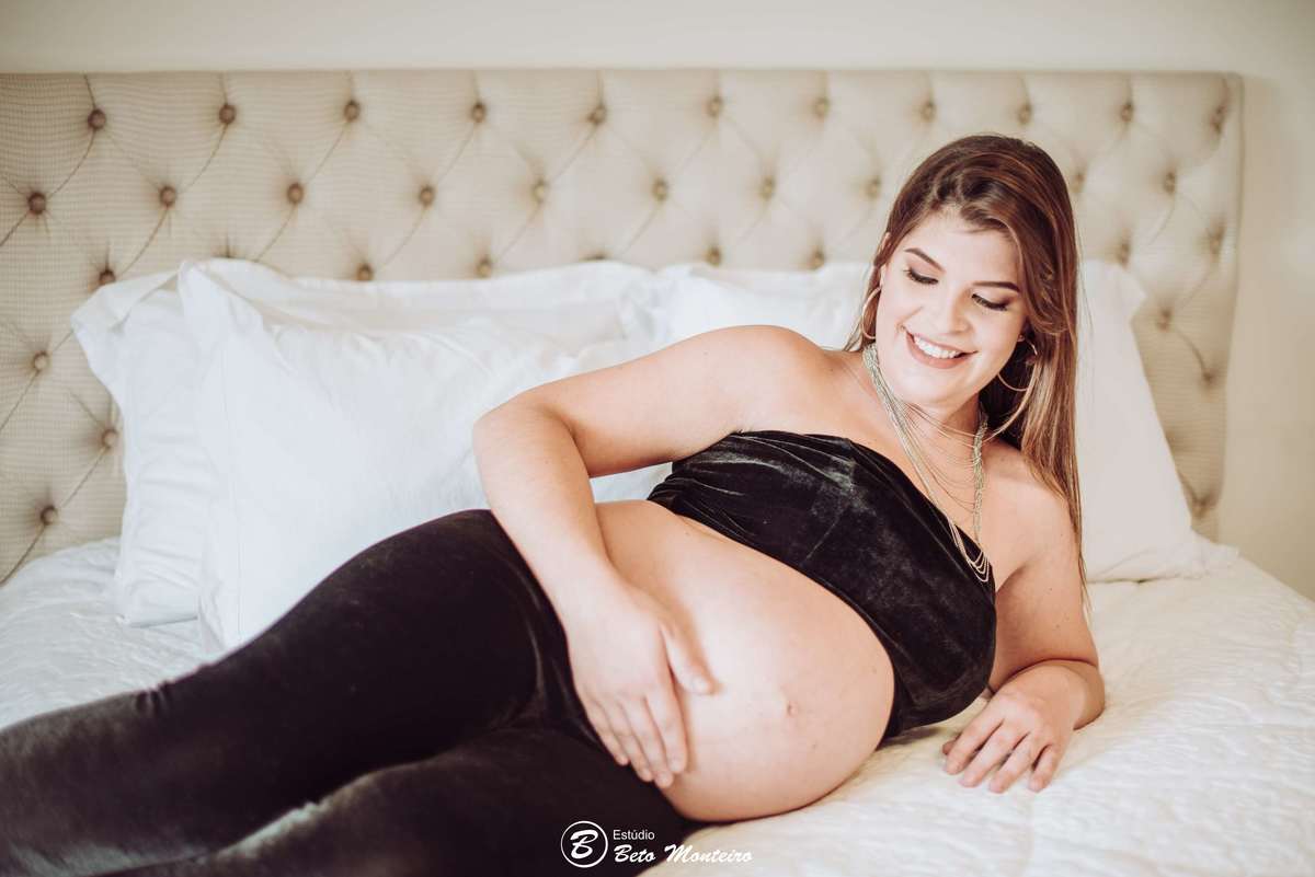 Laura Monteiro e Kleber - Isabela - Book Gestante e Familia em Curitiba - Book de gestante lifestyle - Fotos ao ar livre - Grávida - Gestação - Estudio Beto Monteiro - casa donaire - lifestyle