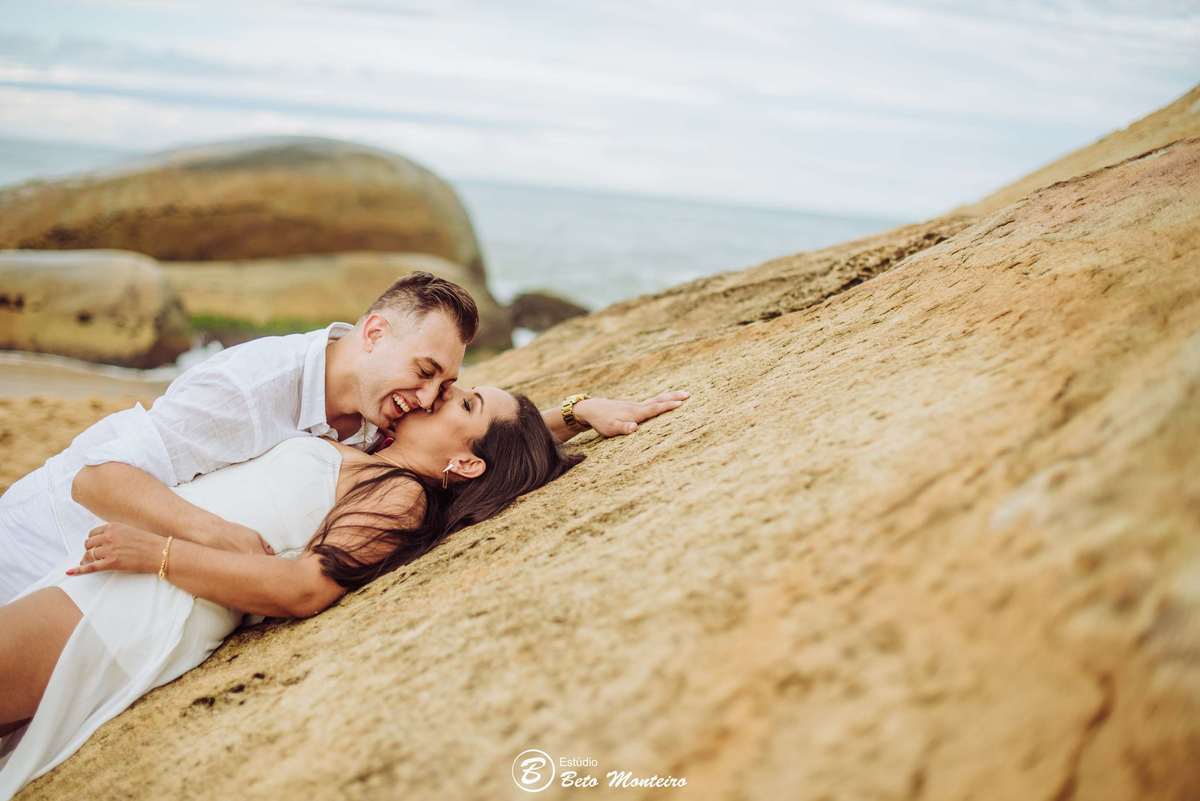 Casamento - Wedding - Pré - Cobertura de casamento - foto e filmagem de casamento - fotografo de casamento curitiba - Pré-Wedding - Trash the dress - Estúdio Beto Monteiro - Curitiba - balneario camboriu - bc - laranjeiras - taquarinhas - Céu azul - praia