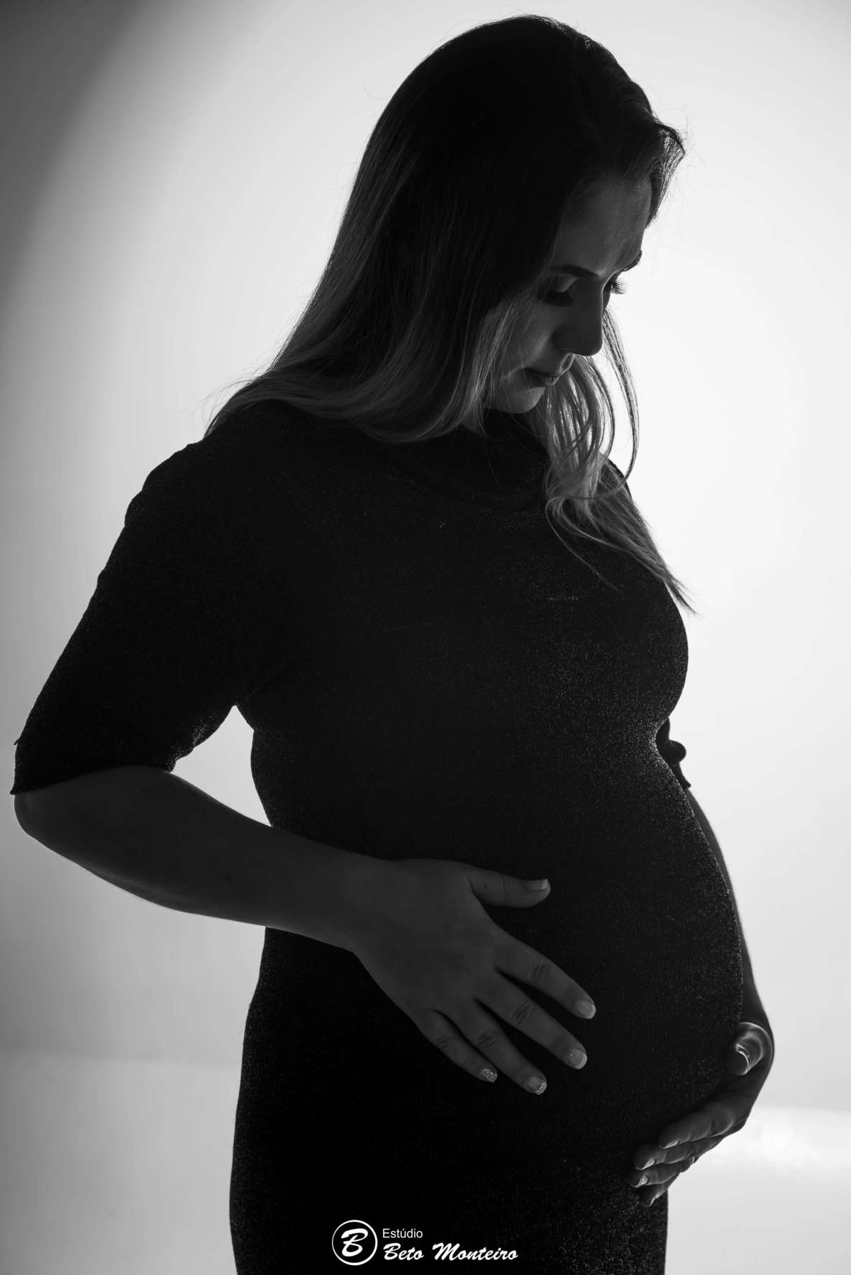 Viviane e Patrick - Davi - Book Gestante e Familia em Curitiba - Fotos em Estúdio - Studio - Vestido preto - veu azul - Book de gestante Gravida - Gestação - Estudio Beto Monteiro - fotografo