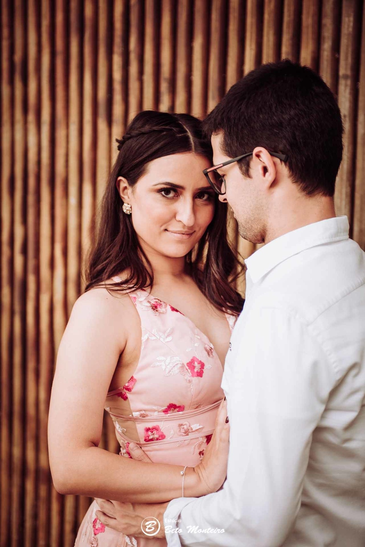 videos de casamento - filmagem - casamento - cinegrafista - videomaker - filmmaker - clipe - wedding - produtora - curitiba - estudio beto monteiro - casal - pre casamento - pre wedding - chacara laggus - thais e felipe - vestido rosa