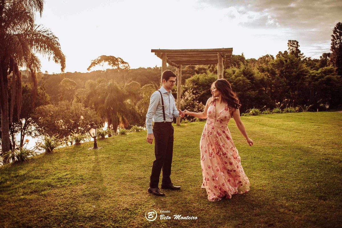 videos de casamento - filmagem - casamento - cinegrafista - videomaker - filmmaker - clipe - wedding - produtora - curitiba - estudio beto monteiro - casal - pre casamento - pre wedding - chacara laggus - thais e felipe - vestido rosa