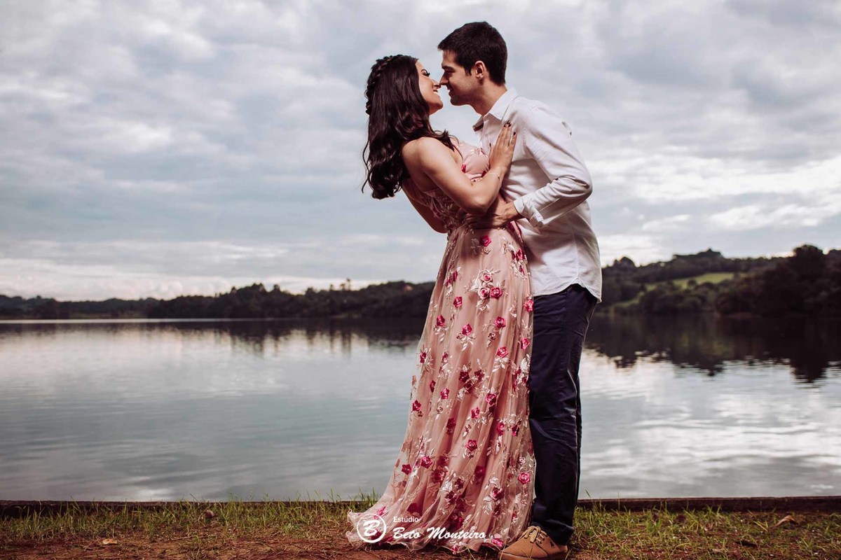 videos de casamento - filmagem - casamento - cinegrafista - videomaker - filmmaker - clipe - wedding - produtora - curitiba - estudio beto monteiro - casal - pre casamento - pre wedding - chacara laggus - thais e felipe - vestido rosa