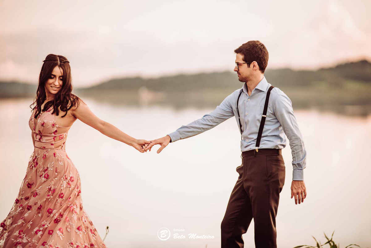 videos de casamento - filmagem - casamento - cinegrafista - videomaker - filmmaker - clipe - wedding - produtora - curitiba - estudio beto monteiro - casal - pre casamento - pre wedding - chacara laggus - thais e felipe - vestido rosa