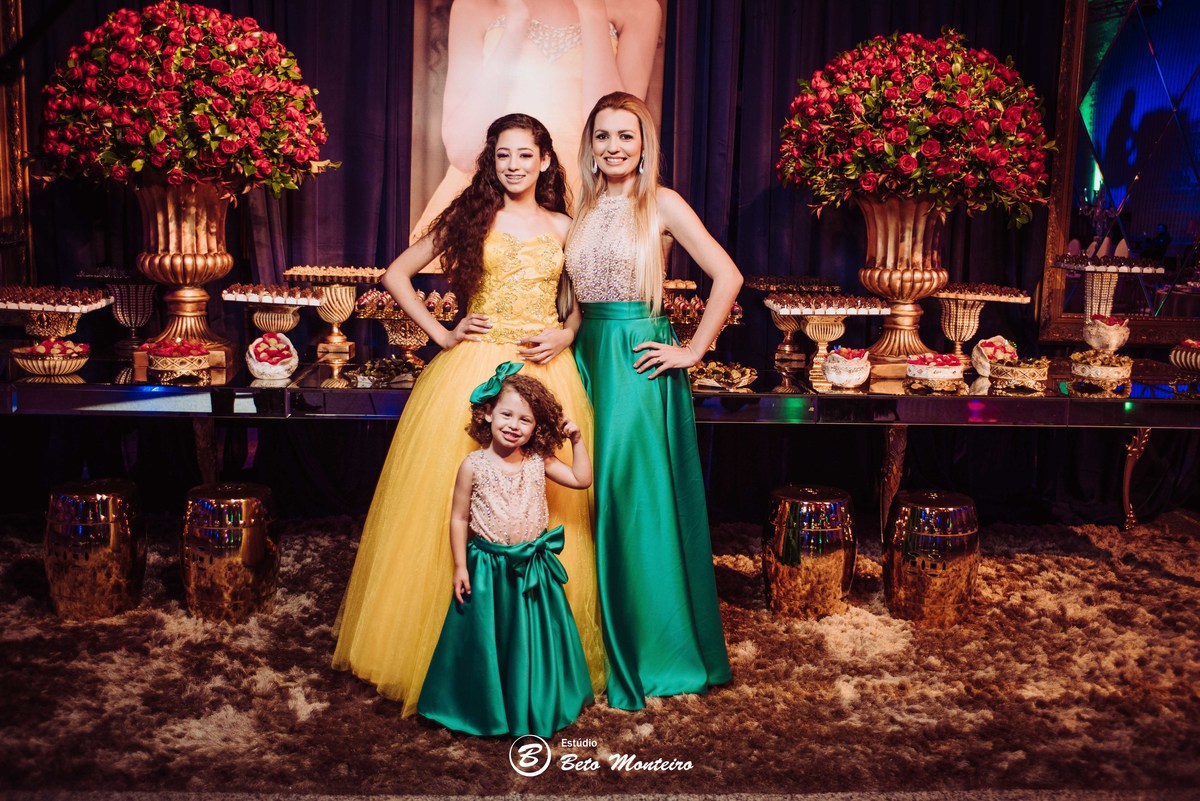 Aniversário de 15 anos - Cobertura fotografica - Cobertura de filmagem - Foto e Filmagem de 15 anos - Debutante - Estúdio Beto Monteiro - Curitiba - fotografo de 15 anos - sessao de fotos - book de fotos - book de 15 anos - espaço torres - luara