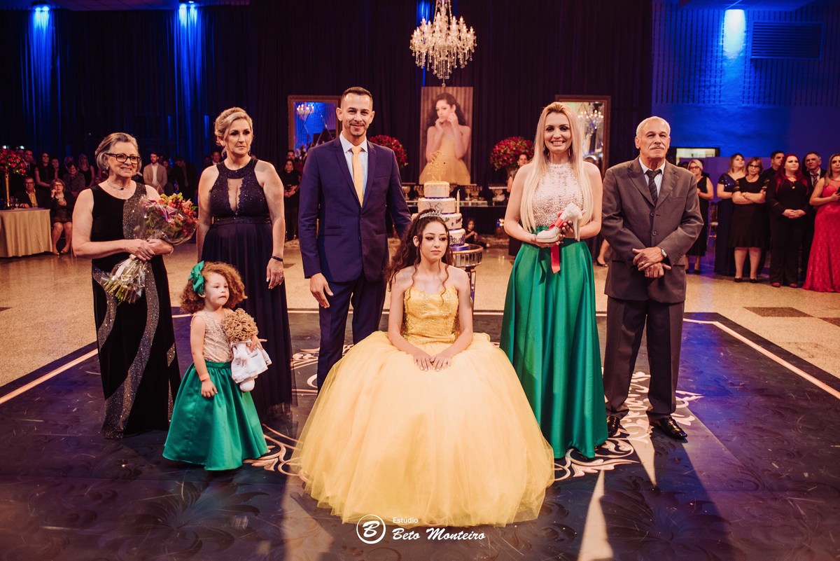 Aniversário de 15 anos - Cobertura fotografica - Cobertura de filmagem - Foto e Filmagem de 15 anos - Debutante - Estúdio Beto Monteiro - Curitiba - fotografo de 15 anos - sessao de fotos - book de fotos - book de 15 anos - espaço torres - luara