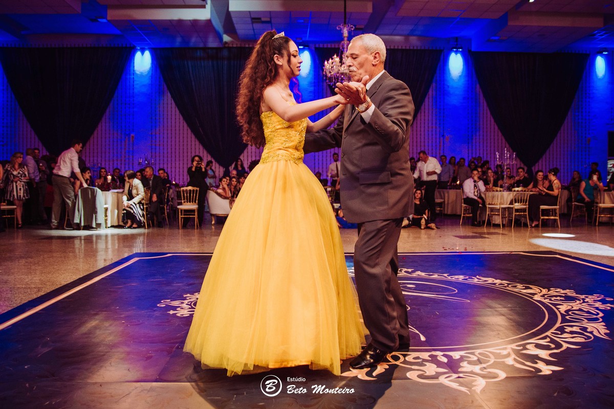 Aniversário de 15 anos - Cobertura fotografica - Cobertura de filmagem - Foto e Filmagem de 15 anos - Debutante - Estúdio Beto Monteiro - Curitiba - fotografo de 15 anos - sessao de fotos - book de fotos - book de 15 anos - espaço torres - luara