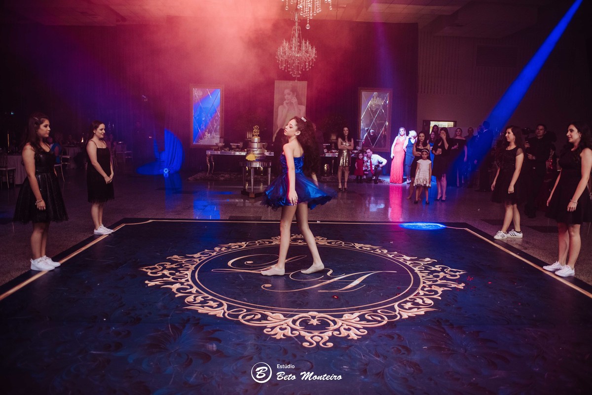 Aniversário de 15 anos - Cobertura fotografica - Cobertura de filmagem - Foto e Filmagem de 15 anos - Debutante - Estúdio Beto Monteiro - Curitiba - fotografo de 15 anos - sessao de fotos - book de fotos - book de 15 anos - espaço torres - luara