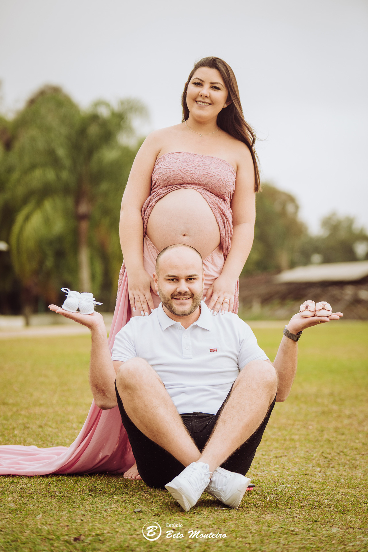 Book Gestante e Familia em Curitiba - Book de gestante lifestyle - Fotos ao ar livre - Grávida - Gestação - Estudio Beto Monteiro - jardim botanico - leticia e ronald