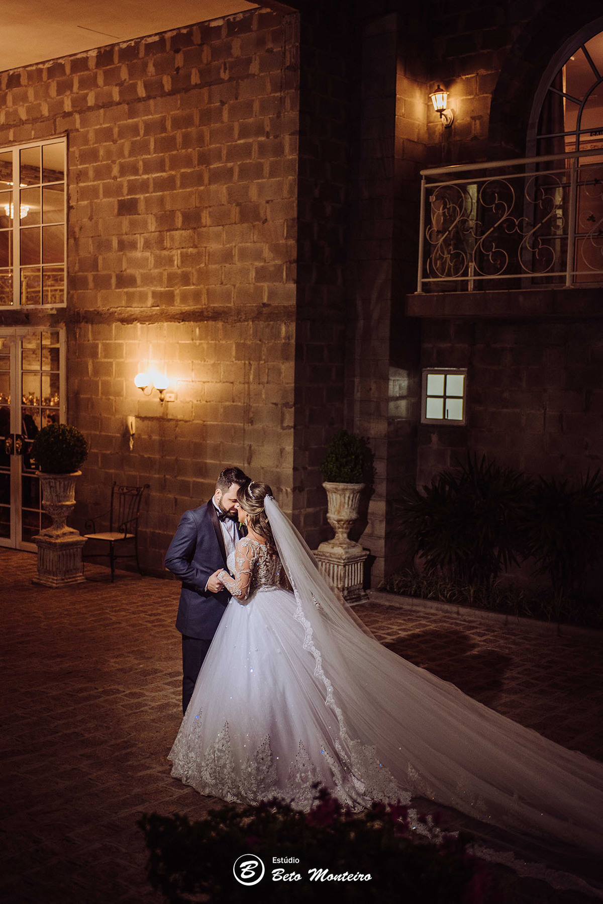 fotografo de casamento - fotografia - videos de casamento - filmagem - casamento - cinegrafista - filmmaker - wedding - produtora - curitiba - estudio beto monteiro - casal - castello reale - angela e sandro junior - sol cerimonialista