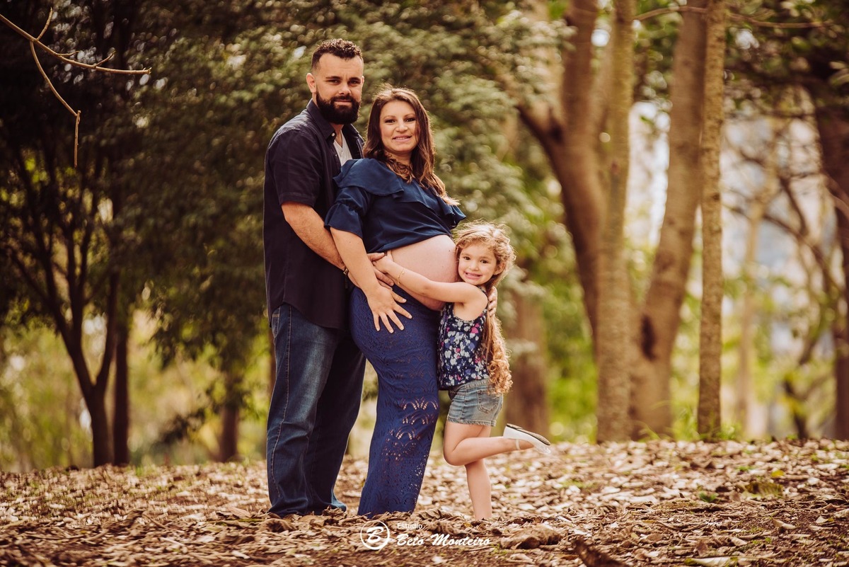 Book Gestante e Familia em Curitiba - Book de gestante lifestyle - Fotos ao ar livre - Grávida - Gestação - Estudio Beto Monteiro - jardim botanico - kamila costa - rafael e maria clara - emanuel