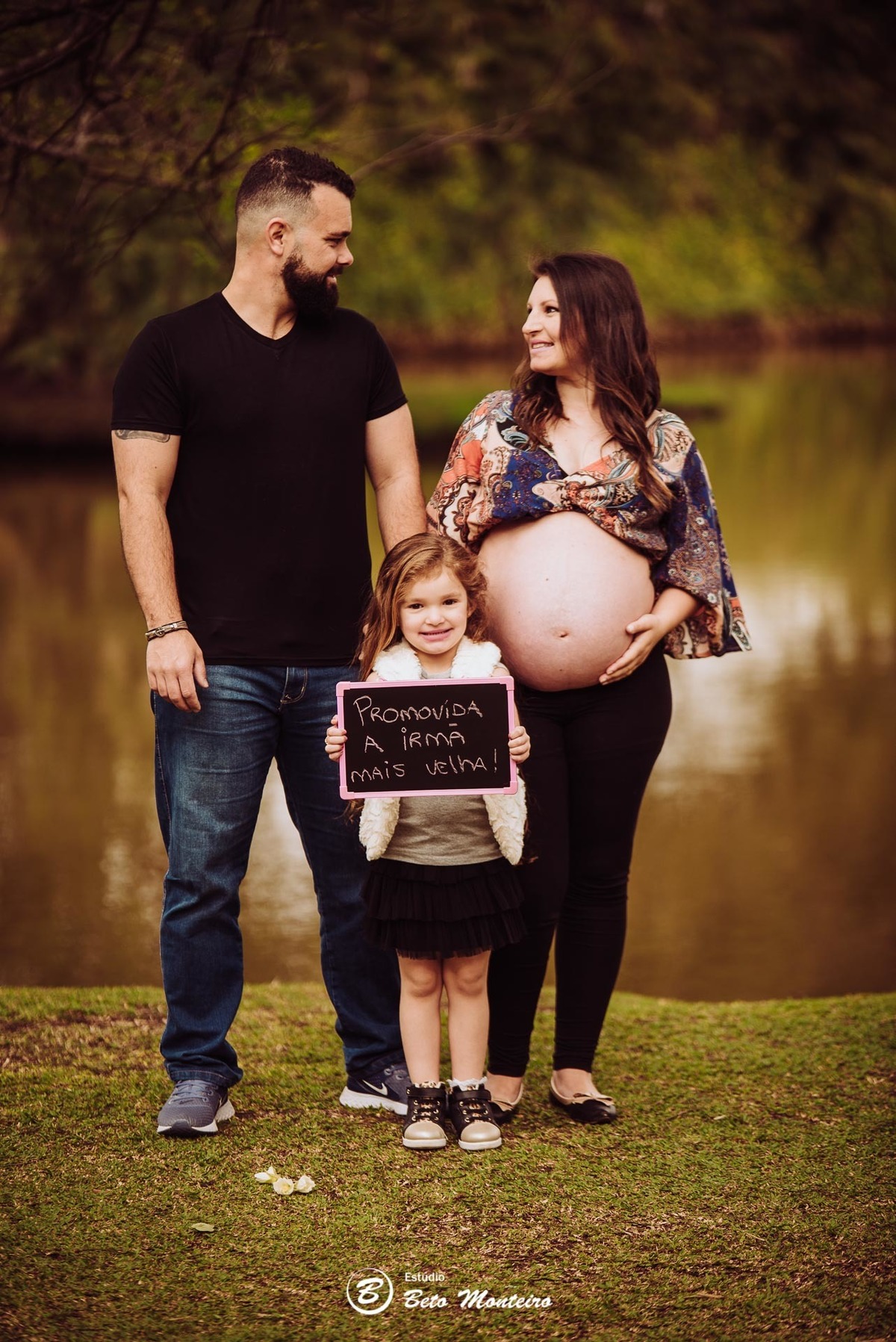 Book Gestante e Familia em Curitiba - Book de gestante lifestyle - Fotos ao ar livre - Grávida - Gestação - Estudio Beto Monteiro - jardim botanico - kamila costa - rafael e maria clara - emanuel