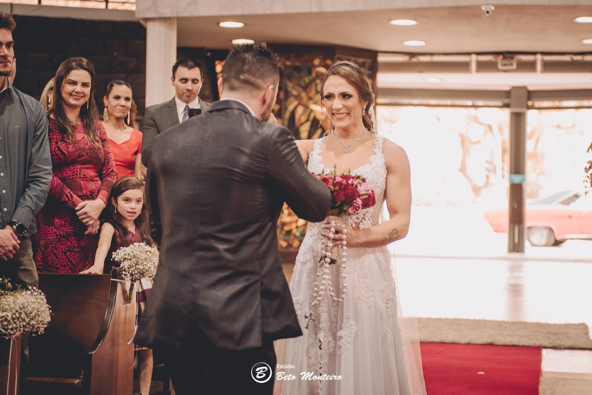 fotografo de casamento - fotografia - videos de casamento - filmagem - casamento - cinegrafista - filmmaker - wedding - produtora - curitiba - estudio beto monteiro - casal - porta romana - andressa e diogo - sol cerimonialista - paroquia perpetuo socorro