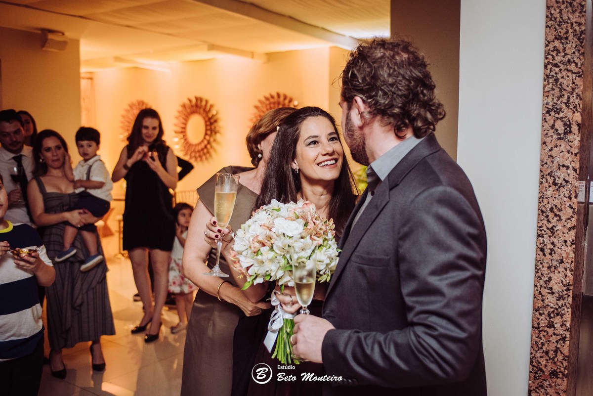 Aline e Sidarta - Bodas - de estanho - Deucher Hall - Buffet - Casamento - Wedding - Pré-Casamento - Cobertura de casamento - filmagem de casamento Curitiba - Pré-Wedding - fotógrafo de casamento Curitiba - Estúdio Beto Monteiro
