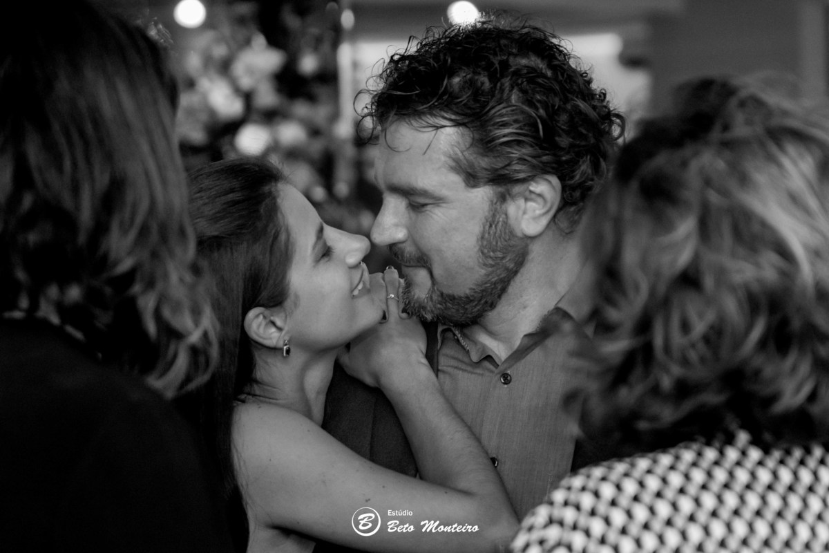 Aline e Sidarta - Bodas - de estanho - Deucher Hall - Buffet - Casamento - Wedding - Pré-Casamento - Cobertura de casamento - filmagem de casamento Curitiba - Pré-Wedding - fotógrafo de casamento Curitiba - Estúdio Beto Monteiro
