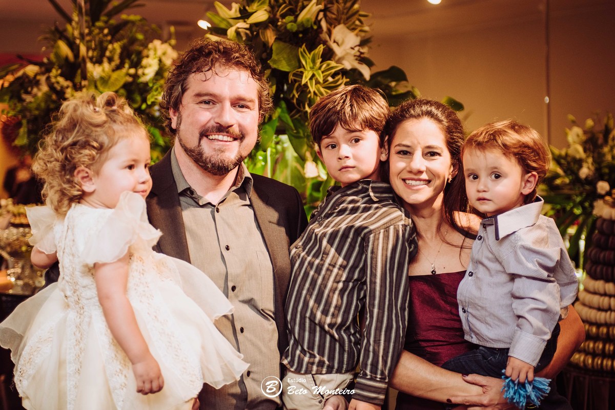 Aline e Sidarta - Bodas - de estanho - Deucher Hall - Buffet - Casamento - Wedding - Pré-Casamento - Cobertura de casamento - filmagem de casamento Curitiba - Pré-Wedding - fotógrafo de casamento Curitiba - Estúdio Beto Monteiro