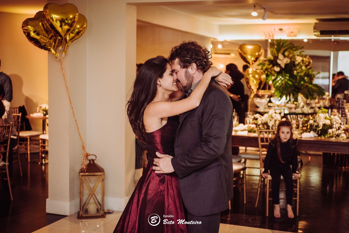 Aline e Sidarta - Bodas - de estanho - Deucher Hall - Buffet - Casamento - Wedding - Pré-Casamento - Cobertura de casamento - filmagem de casamento Curitiba - Pré-Wedding - fotógrafo de casamento Curitiba - Estúdio Beto Monteiro