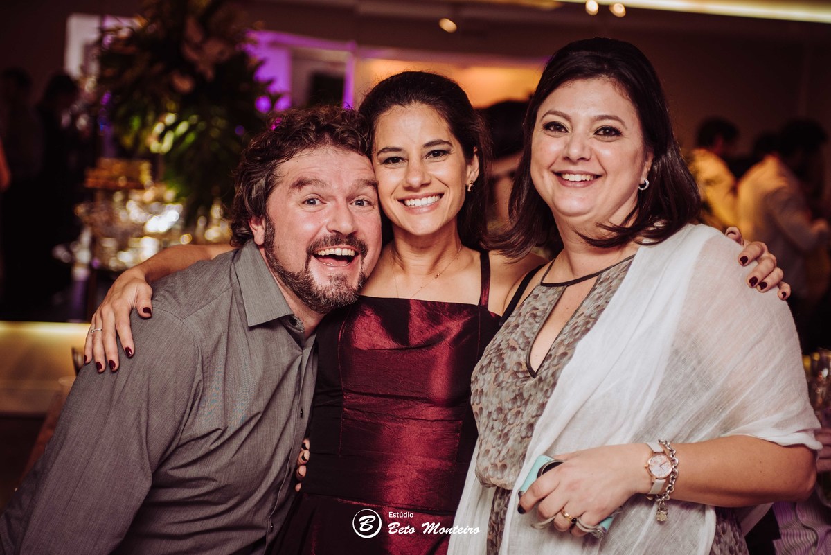 Aline e Sidarta - Bodas - de estanho - Deucher Hall - Buffet - Casamento - Wedding - Pré-Casamento - Cobertura de casamento - filmagem de casamento Curitiba - Pré-Wedding - fotógrafo de casamento Curitiba - Estúdio Beto Monteiro