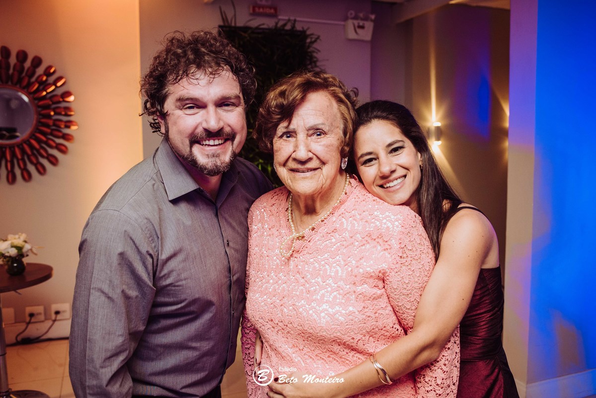 Aline e Sidarta - Bodas - de estanho - Deucher Hall - Buffet - Casamento - Wedding - Pré-Casamento - Cobertura de casamento - filmagem de casamento Curitiba - Pré-Wedding - fotógrafo de casamento Curitiba - Estúdio Beto Monteiro