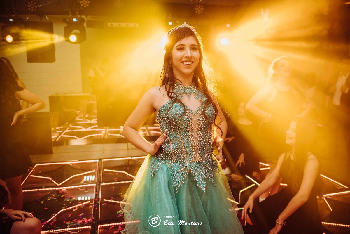 Aniversário de 15 anos - Cobertura fotografica - Cobertura de filmagem - Foto e Filmagem de 15 anos - Debutante - Estúdio Beto Monteiro - Curitiba - fotografo de 15 anos - sessao de fotos - book de fotos - book de 15 anos - fotografo - espaço copa jessyka