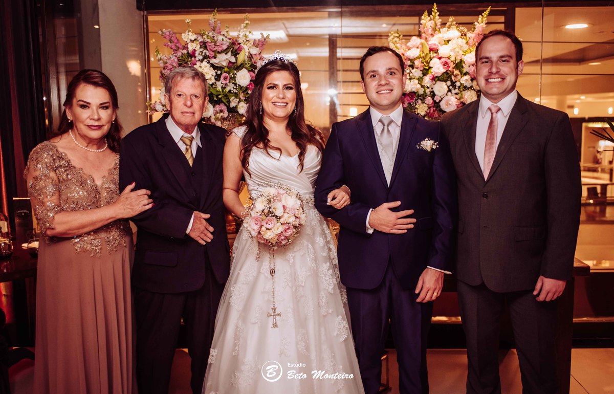 karine e luis felipe - fotografo de casamento - fotografia - videos de casamento - filmagem - casamento - cinegrafista - filmmaker - wedding - produtora - curitiba - estudio beto monteiro - casal - coco bambu - capuchinhos - fontaine salon