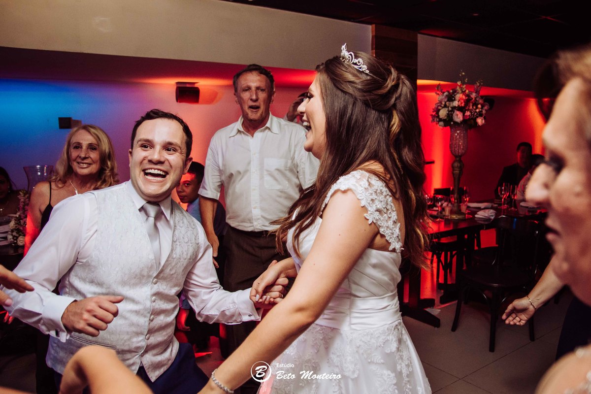 karine e luis felipe - fotografo de casamento - fotografia - videos de casamento - filmagem - casamento - cinegrafista - filmmaker - wedding - produtora - curitiba - estudio beto monteiro - casal - coco bambu - capuchinhos - fontaine salon