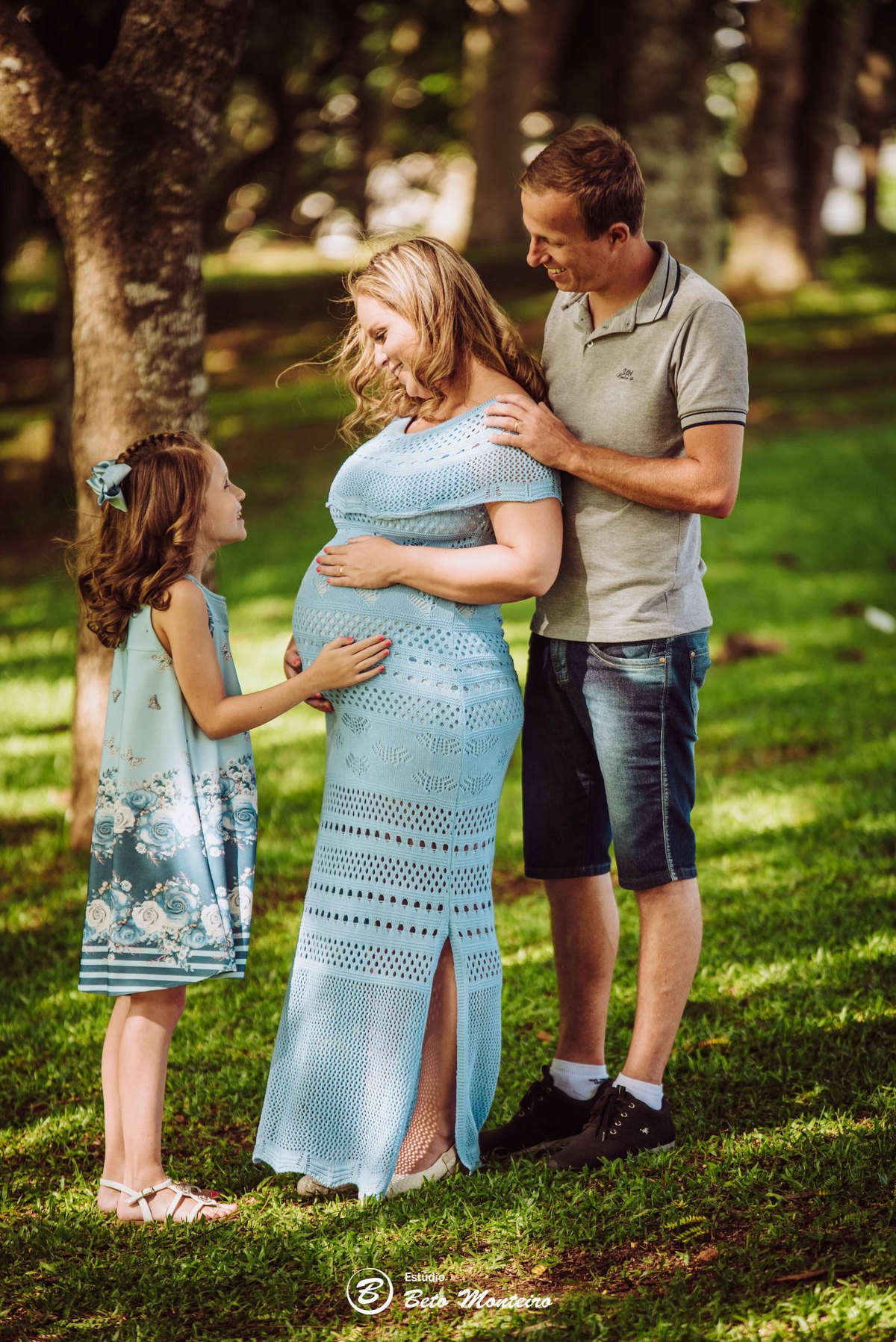 Book Gestante e Familia em Curitiba - Book de gestante lifestyle - Fotos ao ar livre - Grávida - Gestação - Estudio Beto Monteiro - jardim botanico - barbara couto - dione