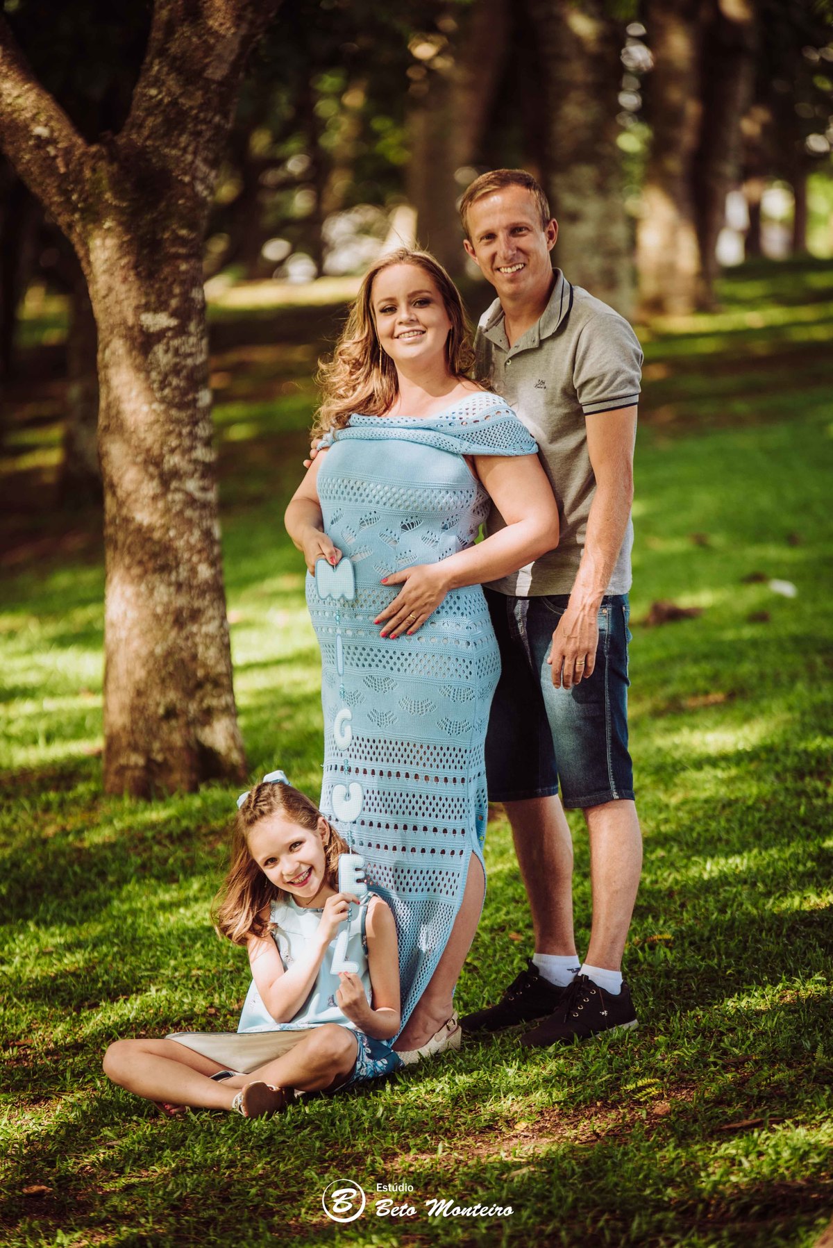Book Gestante e Familia em Curitiba - Book de gestante lifestyle - Fotos ao ar livre - Grávida - Gestação - Estudio Beto Monteiro - jardim botanico - barbara couto - dione